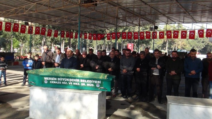 Eşi tarafından öldürülen 6 çocuk annesi toprağa verildi