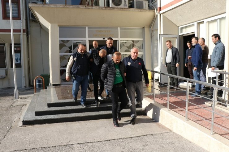 Kasa hırsızlarından gazetecilere ilginç çıkış: "Beraber mi yaptık?"