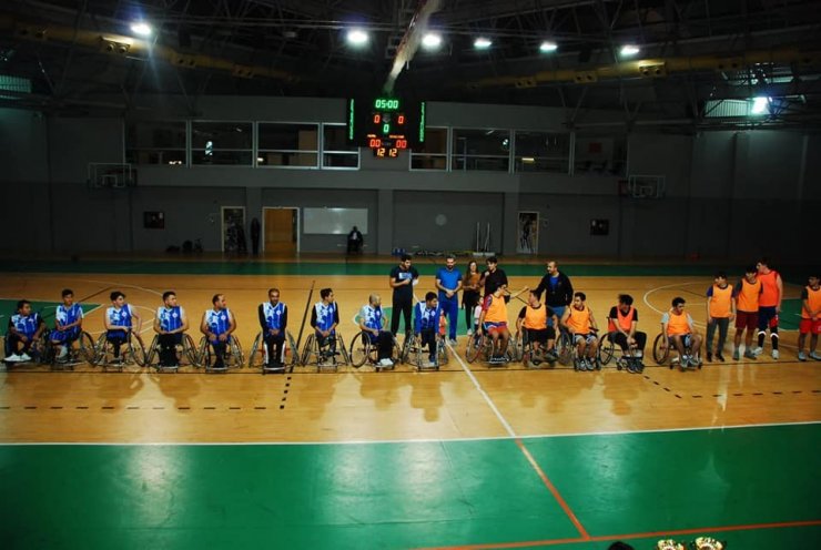 Basketler empati için atıldı
