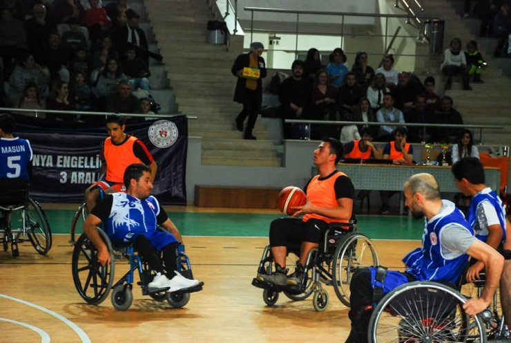 Basketler empati için atıldı