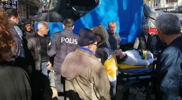 TIR’ın altında kalan ortaokul öğrencisinin ayağı kırıldı