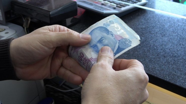 Denizli’de vatandaşların döviz bozdurma telaşı
