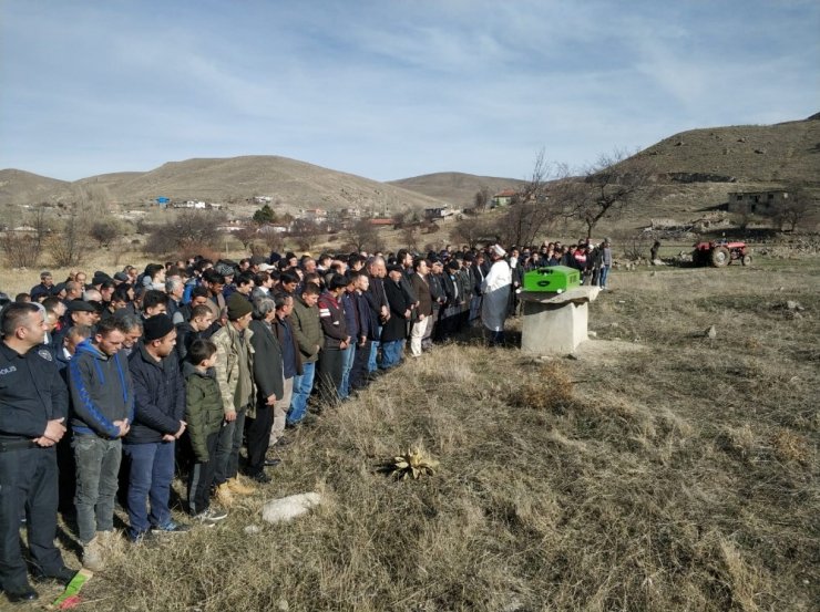 Tarım aracıyla kaza yapan genç son yolculuğuna uğurlandı