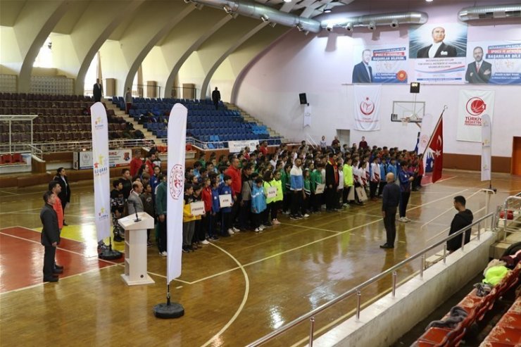 Anadolu Yıldızlar Ligi basketbol grup müsabakaları başladı