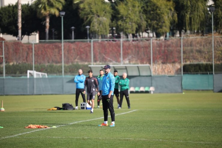 Alanyaspor’da üç isim takımla çalıştı