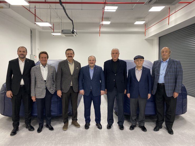 Bakan Varank'tan yerli otomobil sürprizi