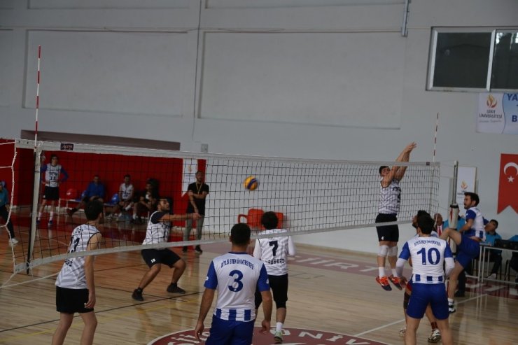 BEÜ Erkek Voleybol Takımı 1. Ligde