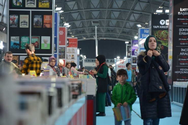 Arınç: “Nobel Edebiyat Ödülü bir haine verilmiştir”
