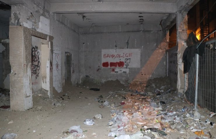 Kadınlara cinsel tacizde bulunurken kameraya yakalandı