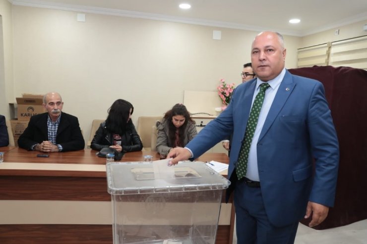 Ceylanpınar’da Belediye Başkanı Feyyaz Soylu oldu