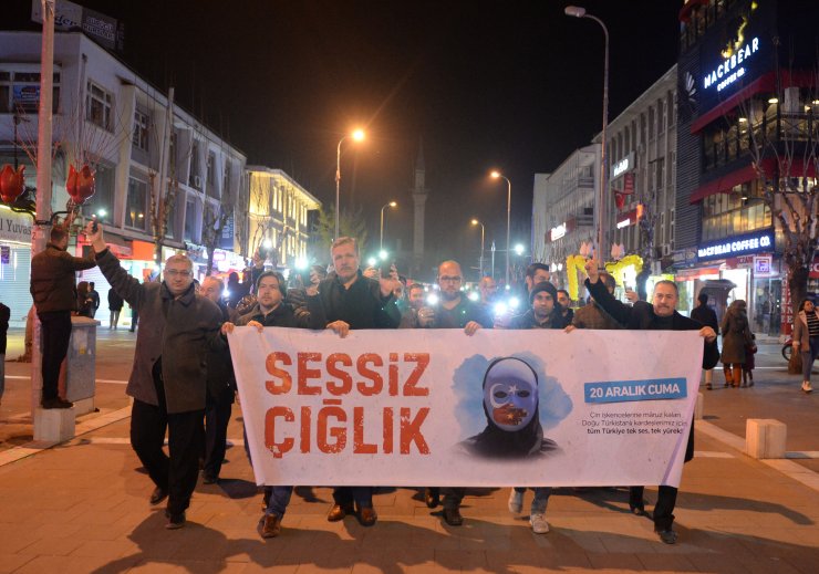 Çin'in Doğu Türkistan politikaları protesto edildi