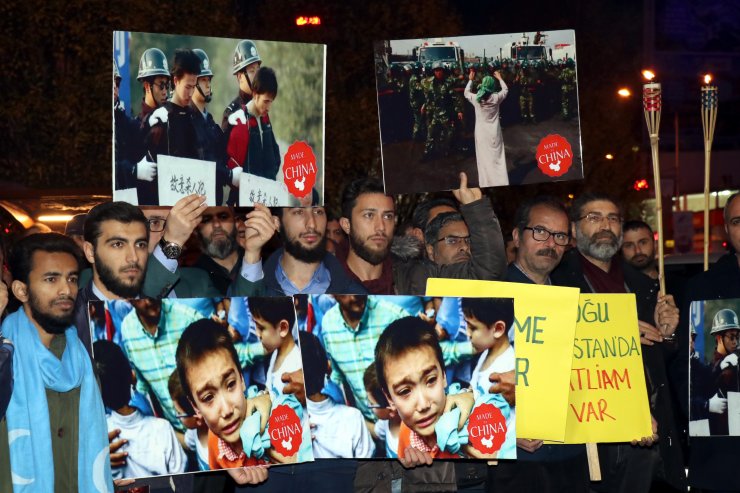 Çin'in Doğu Türkistan'daki hak ihlallerine karşı "sessiz çığlık" eylemi