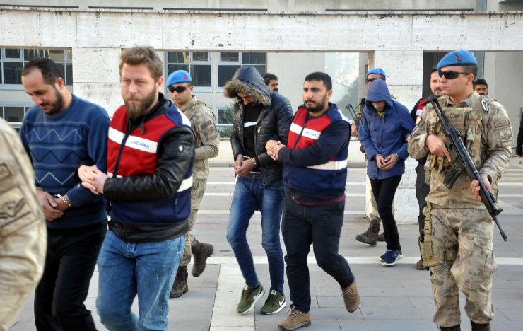 GÜNCELLEME - DEAŞ'ın sözde üst düzey emir ve savaşçısı 6 şüpheliden 4'ü tutuklandı