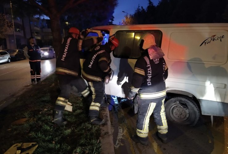 İtfaiyenin yaralıları kurtarmak için zamanla yarışı kamerada