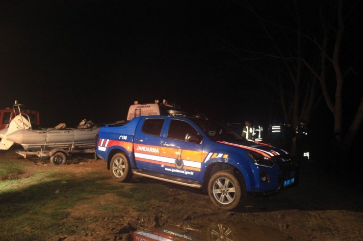 İstanbul Terkos Gölü’nde kayık alabora oldu: 3 kişi kayıp oldu