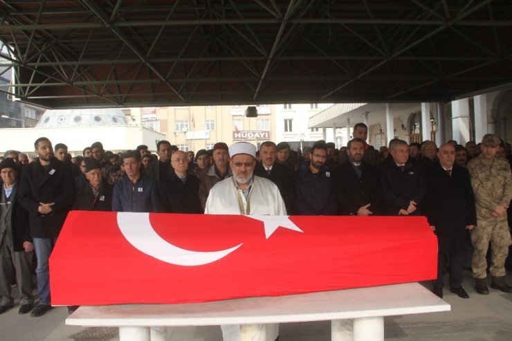 Hayatını kaybeden polis memuru, memleketi Elazığ’da son yolculuğuna uğurlandı
