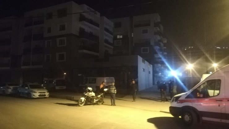 Önce polis memuru arkadaşını öldürdü ardından intihar etti