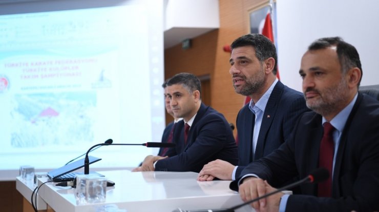 Kartepe’de Karate Şampiyonası başladı