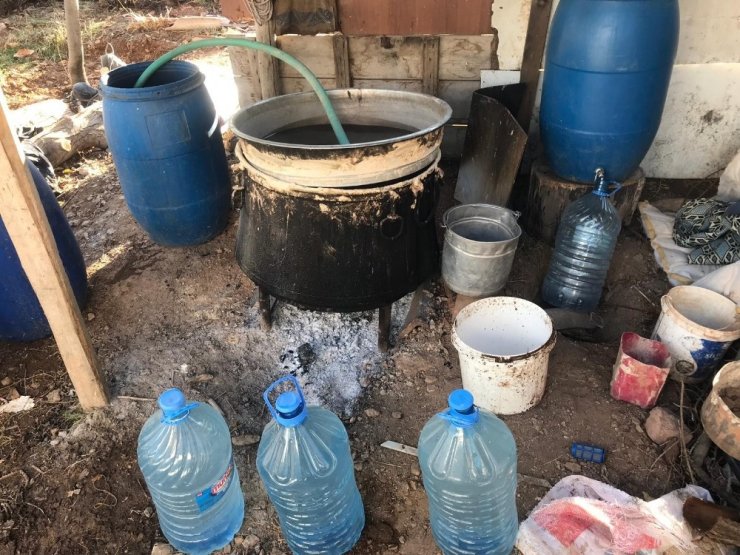 Malatya’da 2 ton kaçak alkol ele geçirildi