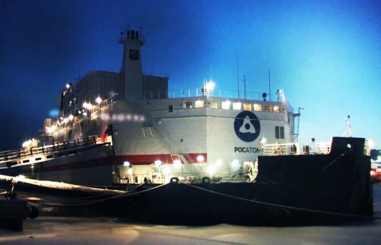 Dünyanın ilk yüzen nükleer güç ünitesi elektrik vermeye başladı