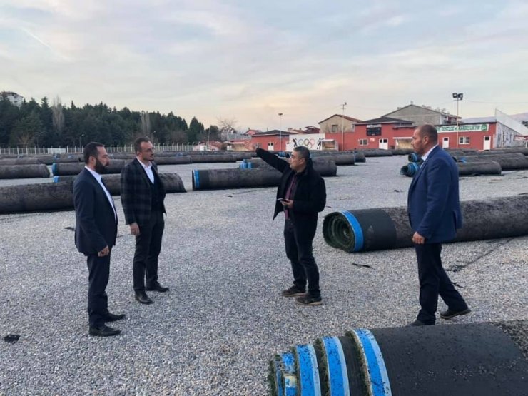 Simav ilçe stadının suni çimleri yenileniyor