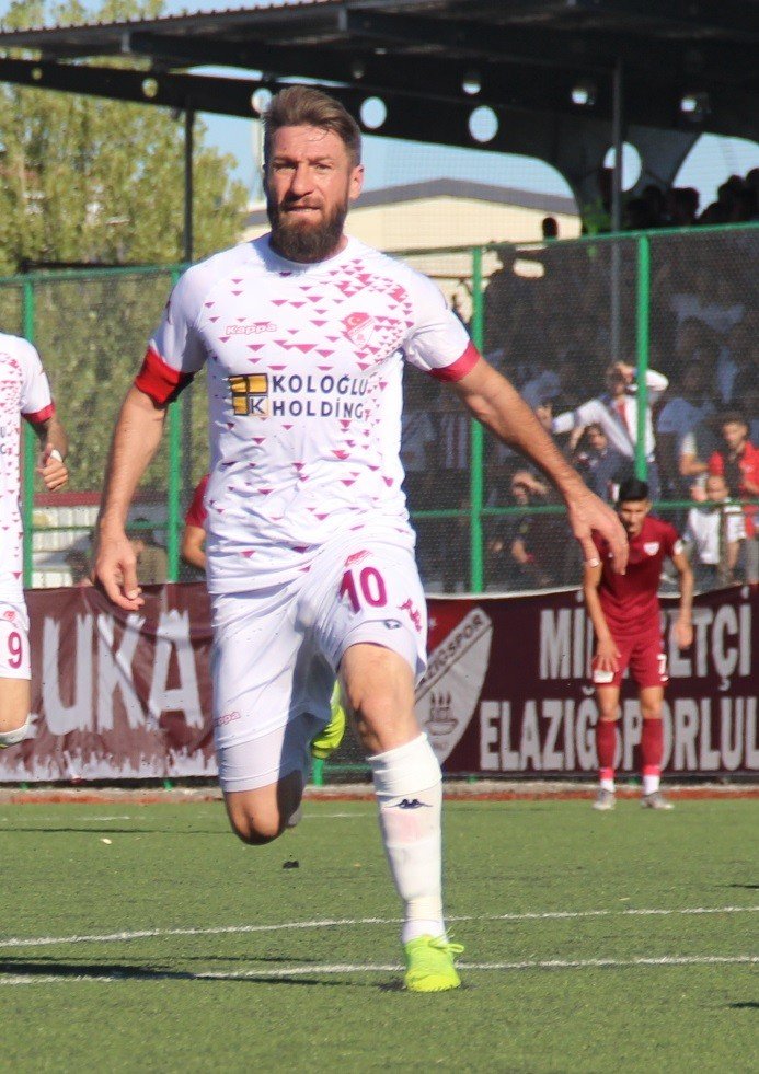 Serdar Özbayraktar, futbolu bıraktı