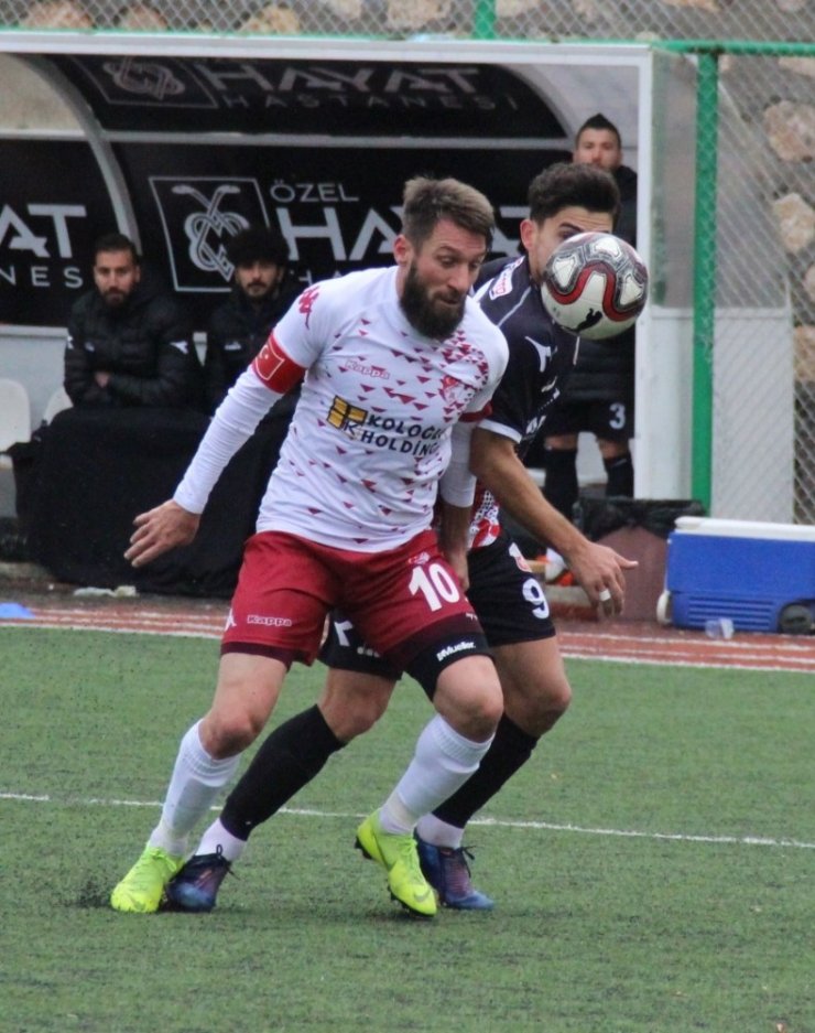 Serdar Özbayraktar, futbolu bıraktı