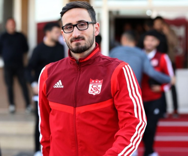 Lider Sivasspor, Ankara’ya gitti