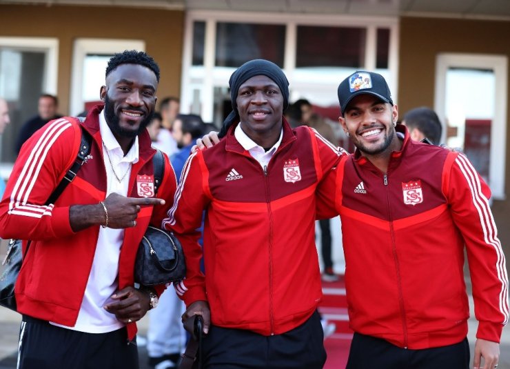 Lider Sivasspor, Ankara’ya gitti