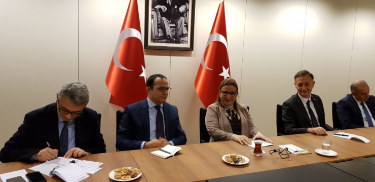 Ticaret Bakanı Pekcan: “Ticari ilişkileri siyasi ilişkilerin lokomotifi yapacağız”