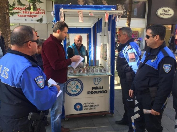 Antalya polisi sahte Milli Piyango ile ilgili vatandaşları bilgilendirdi