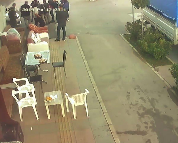 Özür beklerken kaçan sürücüye kızıp polise şikayetçi oldu