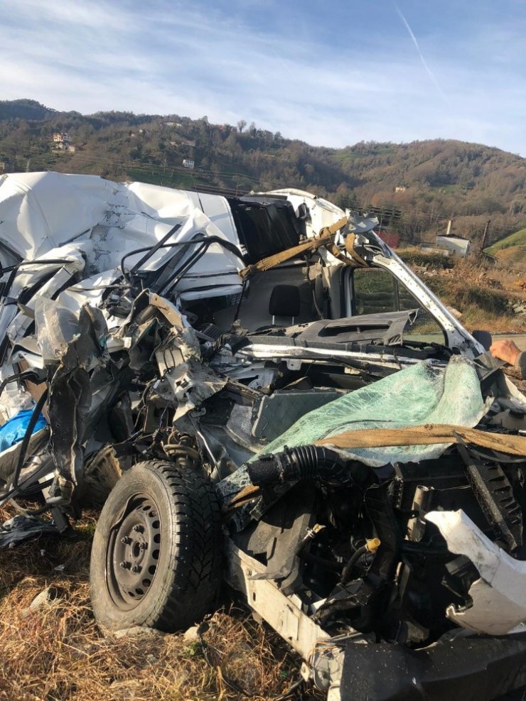 Artvin’de trafik kazası: 1 ölü, 1 yaralı