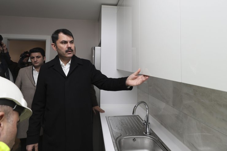 Çevre ve Şehircilik Bakanı Kurum, Kirazlıtepe'de incelemelerde bulundu: