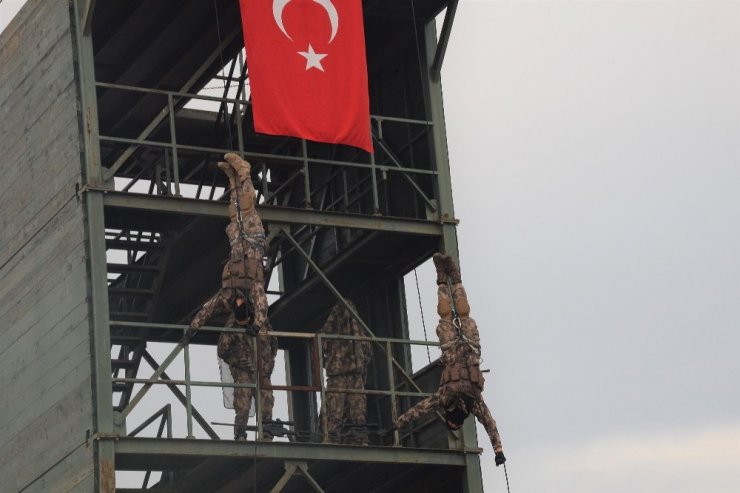 Özel Harekattan nefes kesen tatbikat