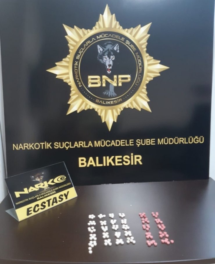 Balıkesir’de uyuşturucu tacirlerine şok baskın
