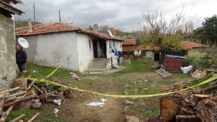 Edremit’te bir kadının oğlu tarafından öldürüldüğü iddia edildi
