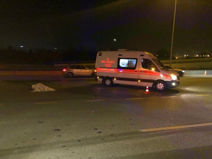 Başkent’te yolun karşısına geçmeye çalışan yayaya otomobil çarptı: 1 ölü