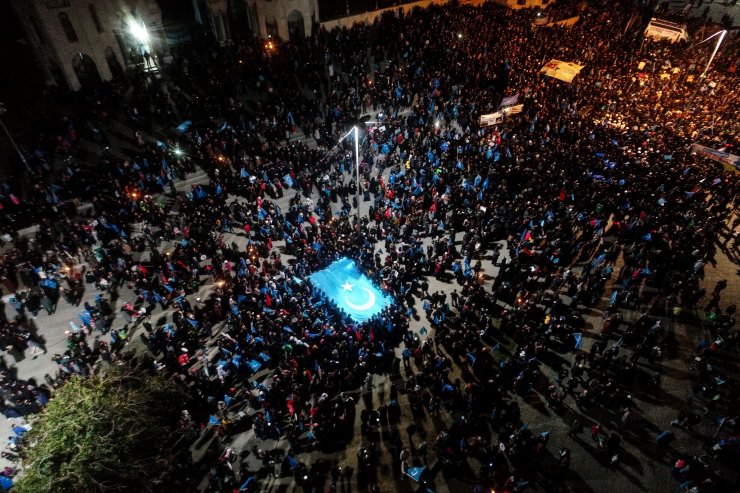 Doğu Türkistan için 