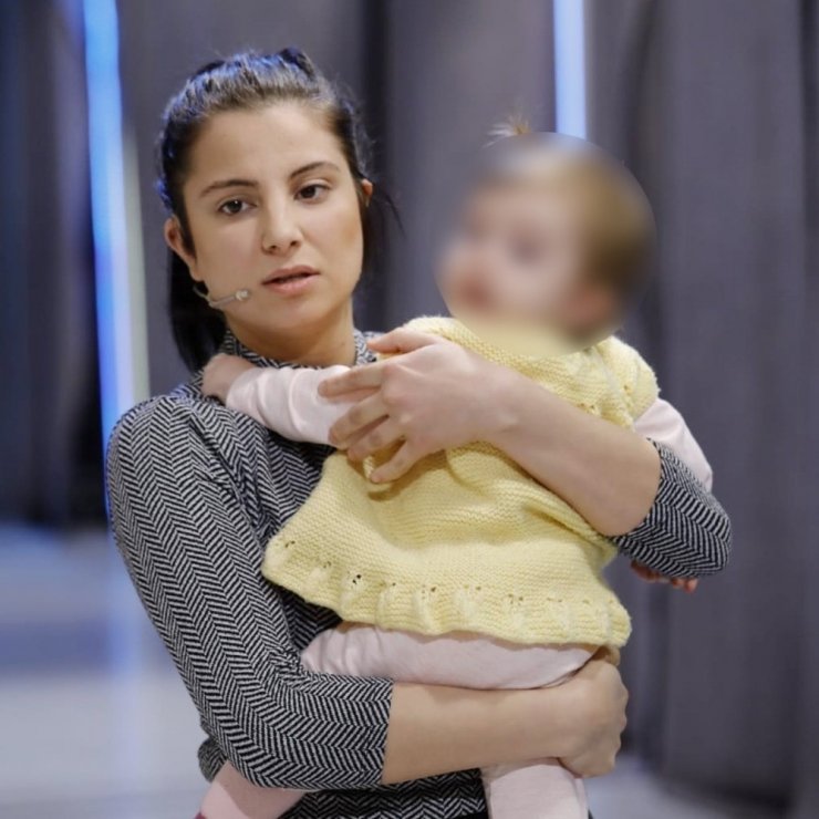 Önce haftalardır hasret kaldığı evladına kavuşturdu, sonra evini kurdu