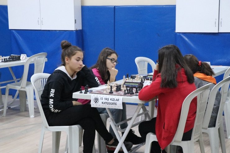 Yıldızlar Satranç İl Birinciliği Başladı
