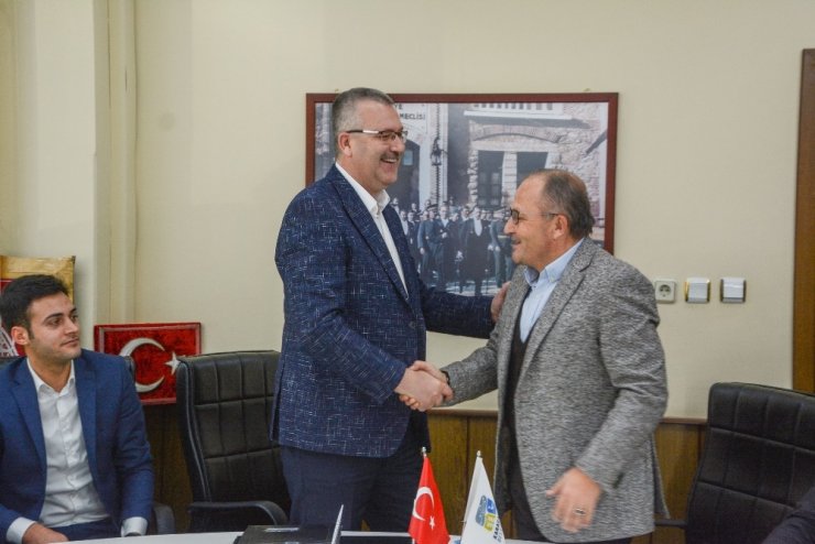 Karacabey Belediyespor’un forma göğüs sponsoru BELKAR oldu