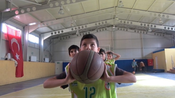 Kırıkkale’de çocuklar ilk kez basketbolla tanıştı