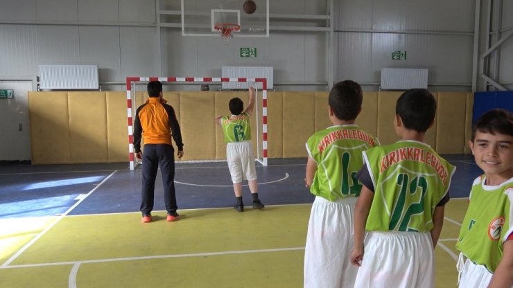 Kırıkkale’de çocuklar ilk kez basketbolla tanıştı
