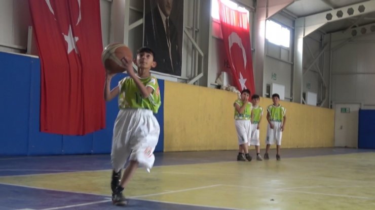 Kırıkkale’de çocuklar ilk kez basketbolla tanıştı