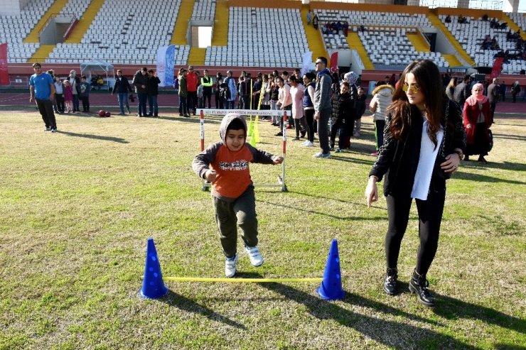 Özel sporcular yıl sonu spor şenliği