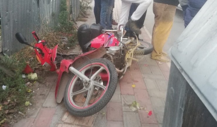 Otomobil ile motosiklet çarpıştı: 1 yaralı