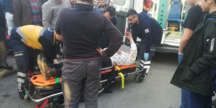Otomobil ile motosiklet çarpıştı: 1 yaralı