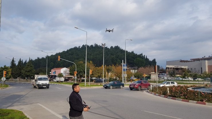 Trafik timleri drone ile denetim yaptı, sürücüleri affetmedi