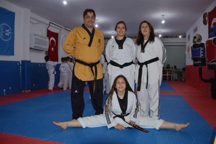 Aile boyu tekvandocuların hedefi şampiyon olmak